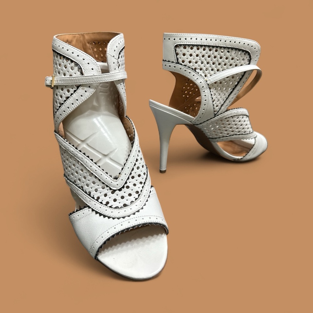 NWT Nine West  White  Heels Bridal Party